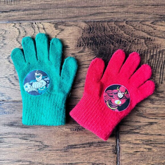 MUST HAVE! Boy’s Winter Gloves Bundle - Size 4-6 - Picture 3 of 7